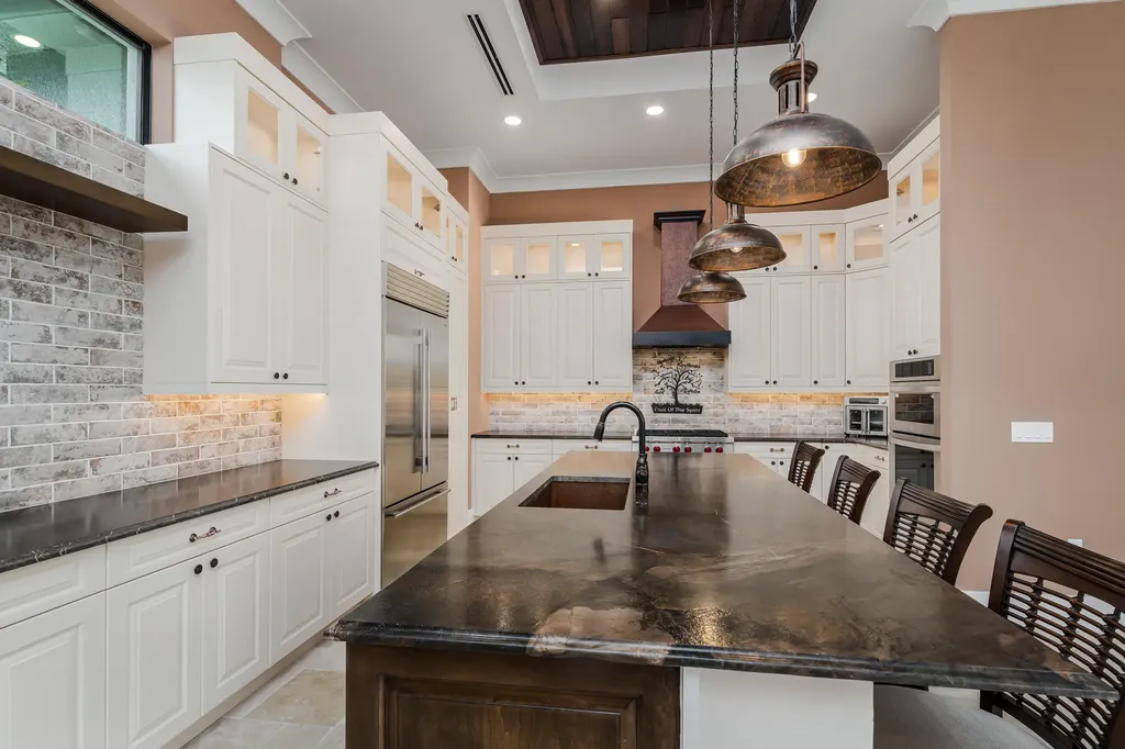 1517 Buccaneer Court Marco Island FL 34145