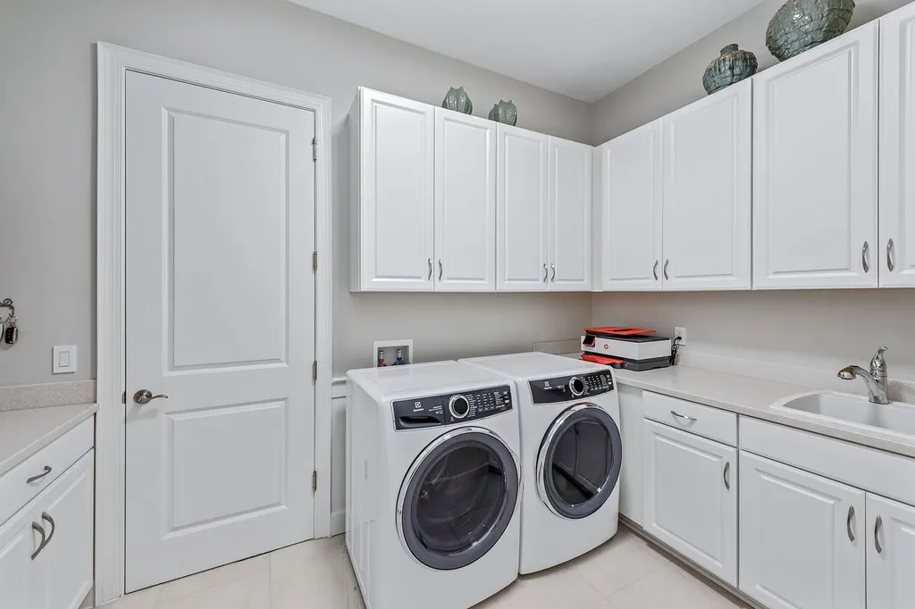 9596 Mussorie Court Naples FL 34114