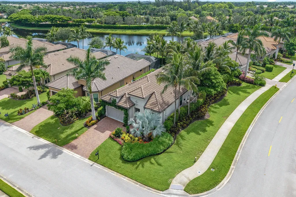 9596 Mussorie Court Naples FL 34114