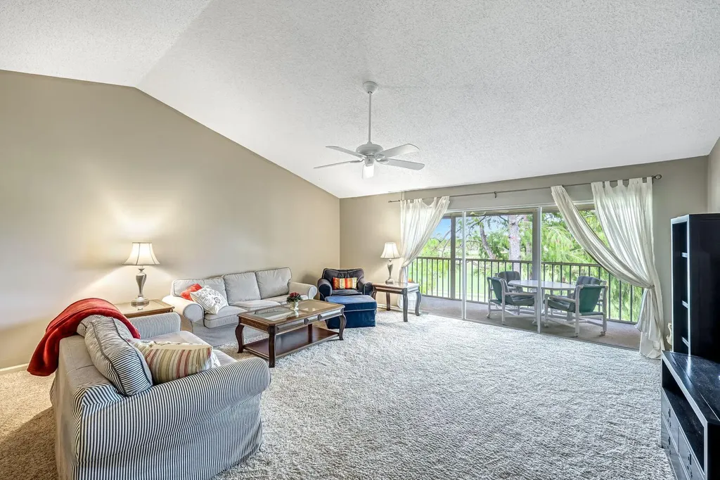 5955 Bloomfield Circle Naples FL 34112