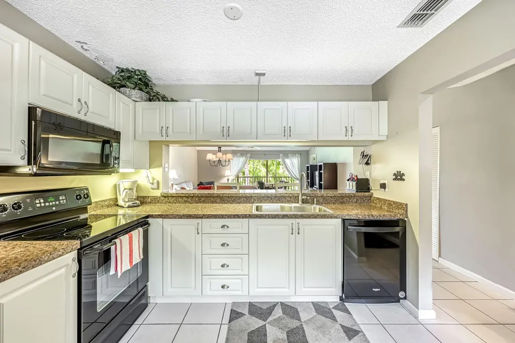 5955 Bloomfield Circle Naples FL 34112