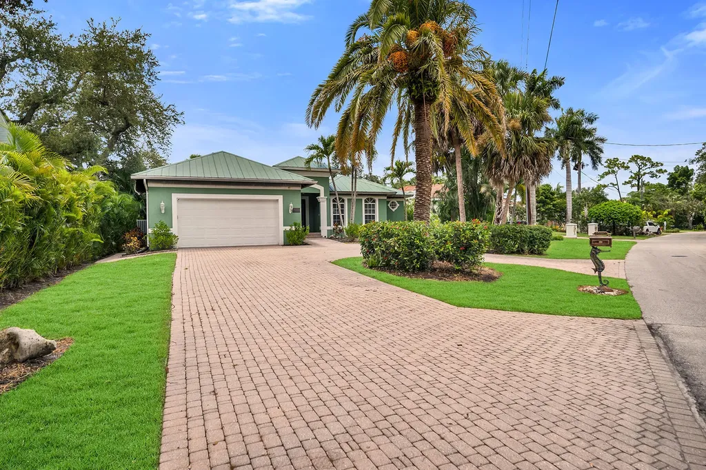 27307 Tennessee Street Bonita Springs FL 34135