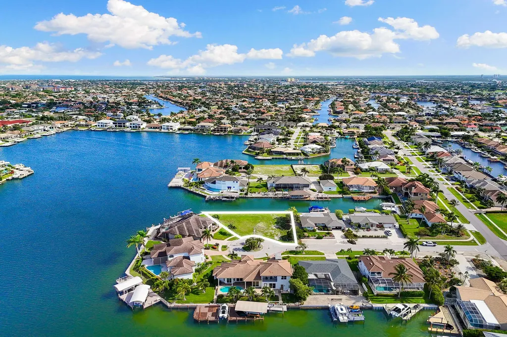 1020 Dill Court Marco Island FL 34145