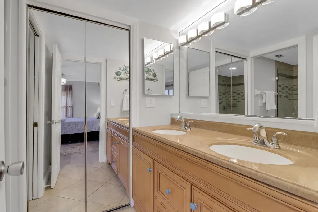 100 Stevens Landing Marco Island FL 34145