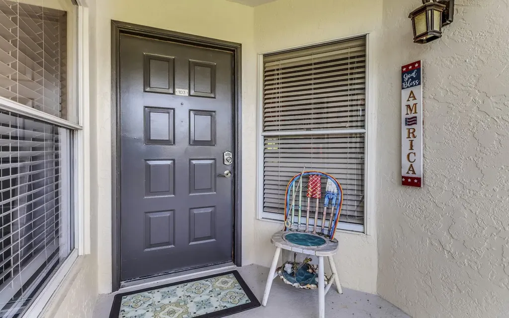 100 Stevens Landing Marco Island FL 34145