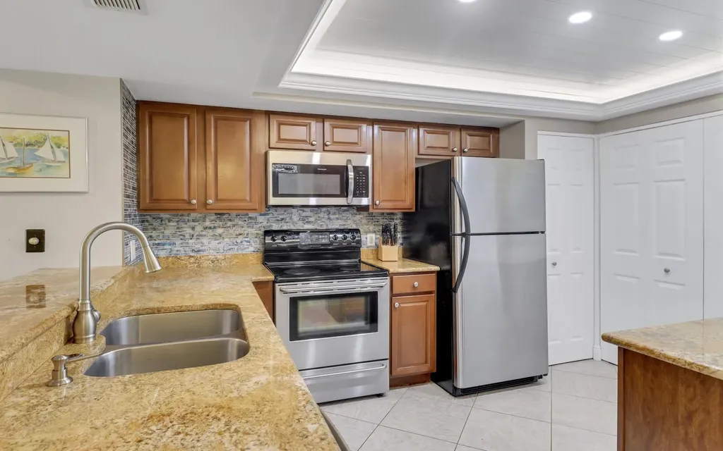 100 Stevens Landing Marco Island FL 34145