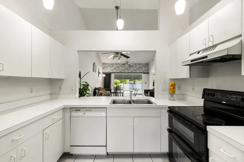 531 Saint Andrews Boulevard Naples FL 34113