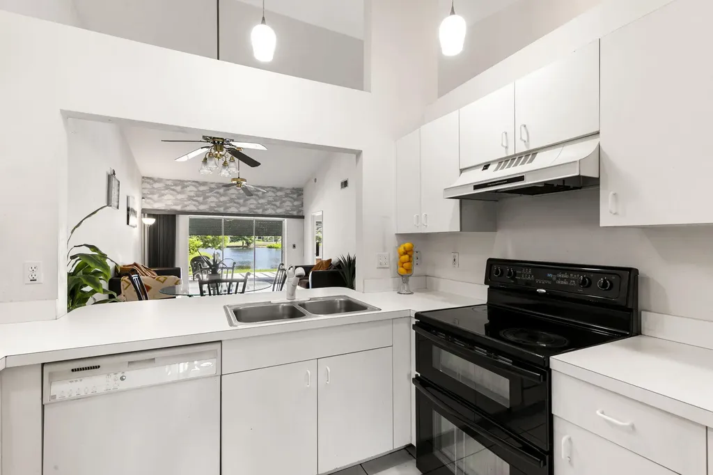 531 Saint Andrews Boulevard Naples FL 34113