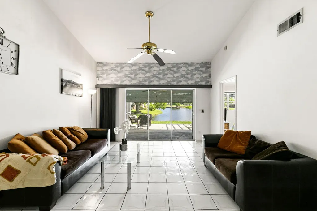 531 Saint Andrews Boulevard Naples FL 34113