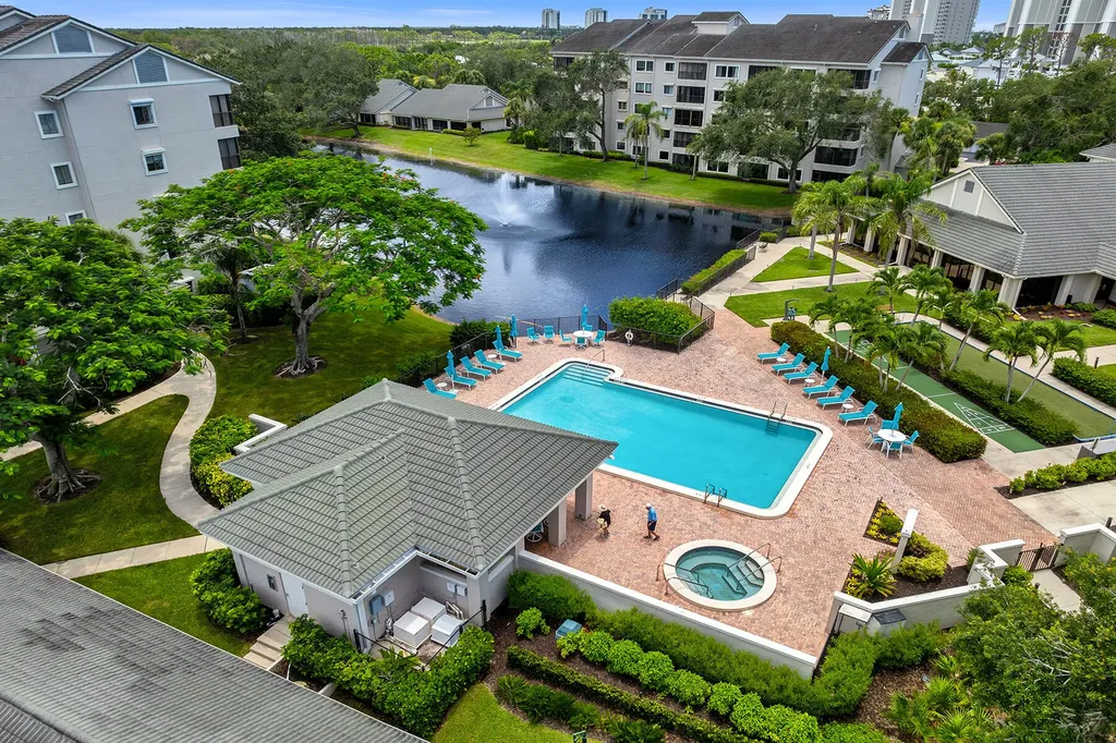 900 Arbor Lake Drive Naples FL 34110