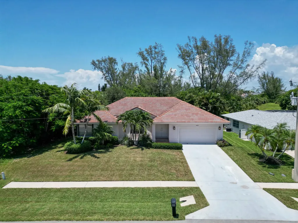 621 Diplomat Court Marco Island FL 34145
