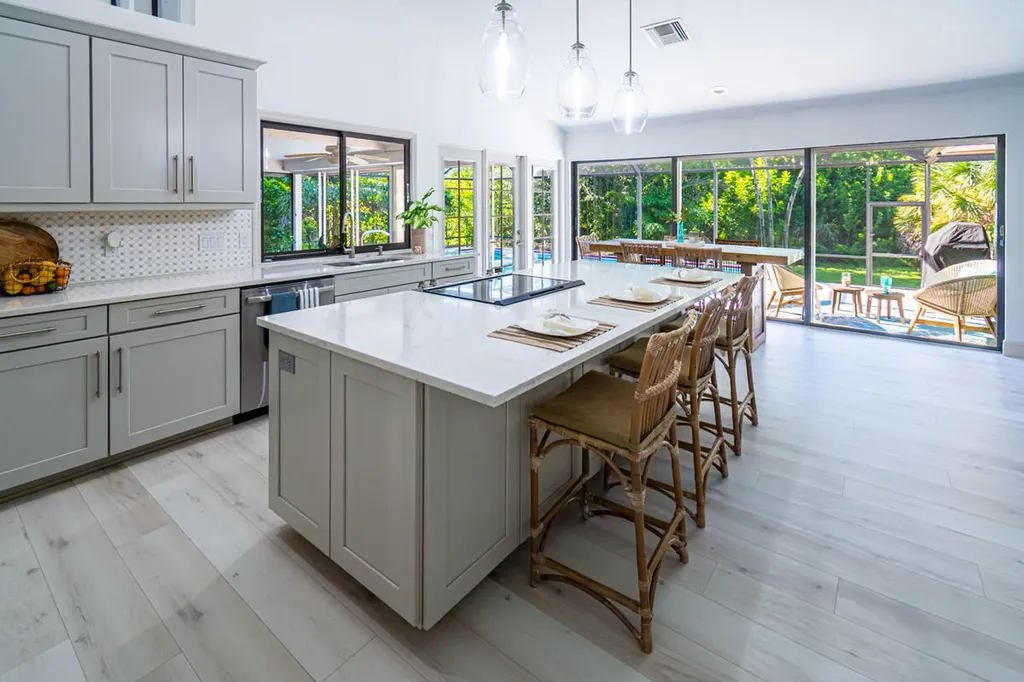 621 Diplomat Court Marco Island FL 34145