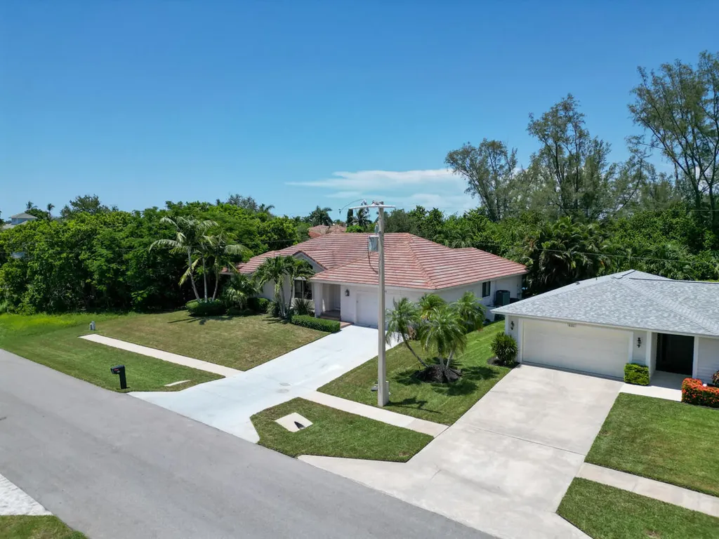 621 Diplomat Court Marco Island FL 34145