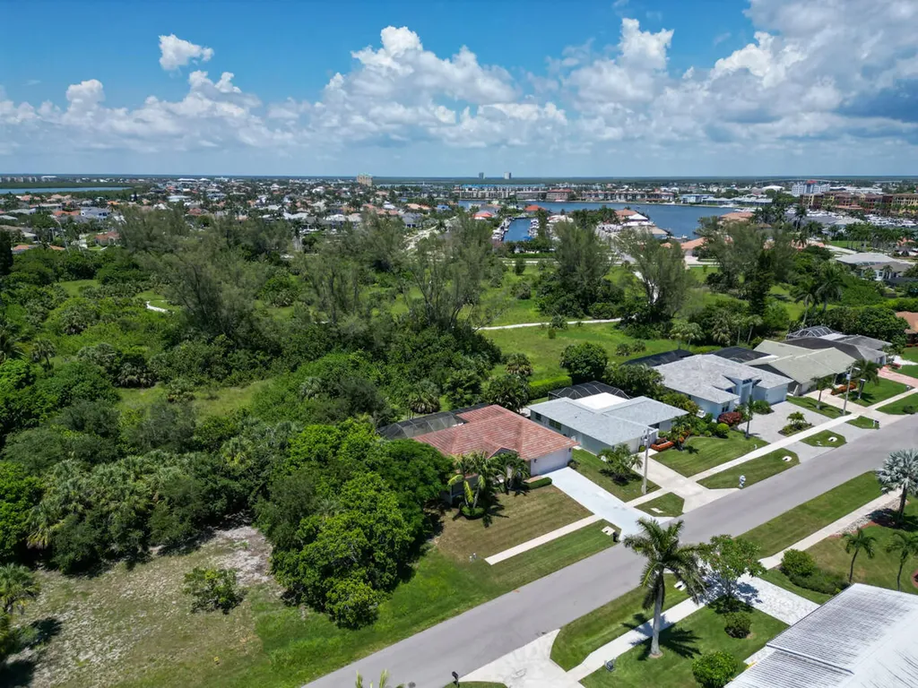 621 Diplomat Court Marco Island FL 34145