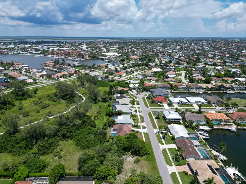 621 Diplomat Court Marco Island FL 34145