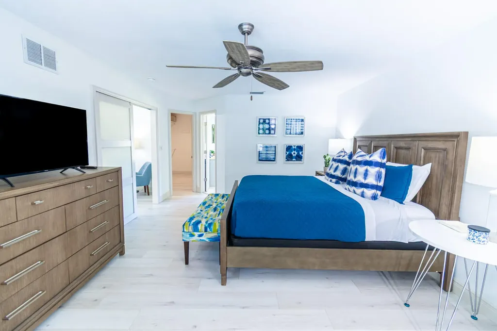 621 Diplomat Court Marco Island FL 34145