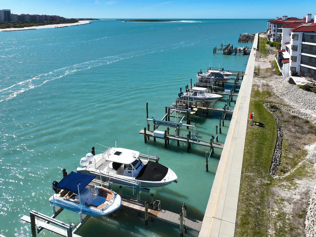 324 La Peninsula Boulevard Naples FL 34113