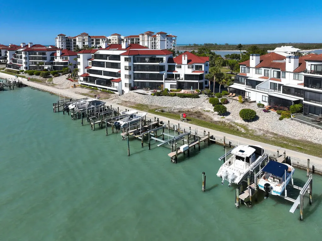 324 La Peninsula Boulevard Naples FL 34113