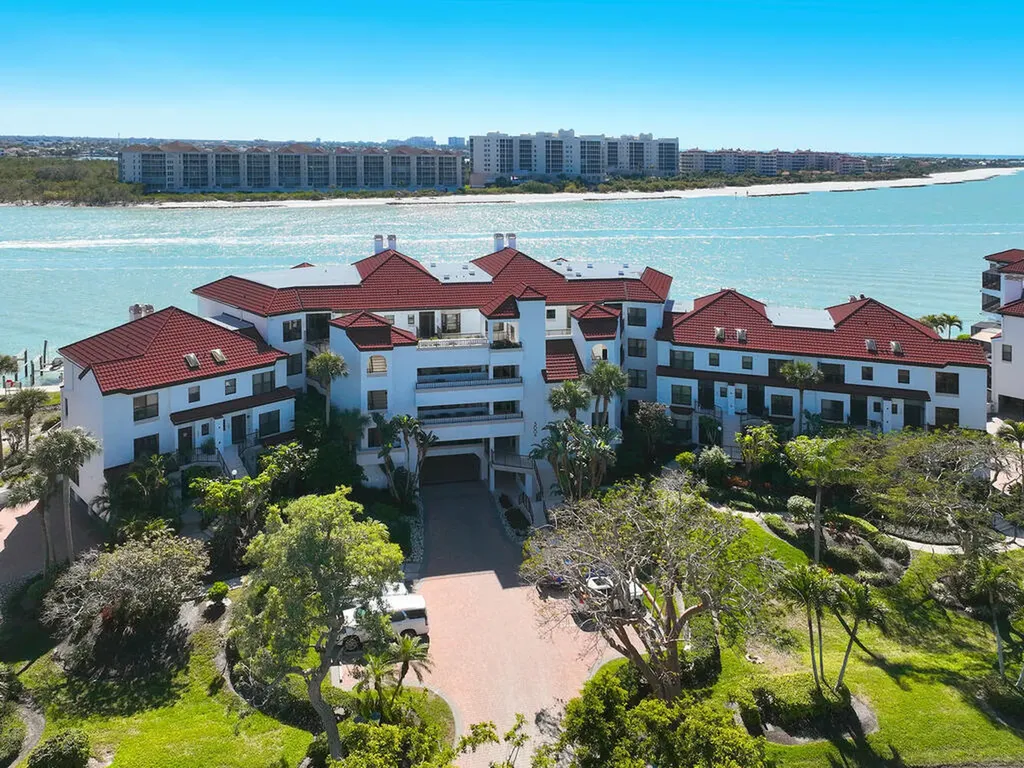 324 La Peninsula Boulevard Naples FL 34113