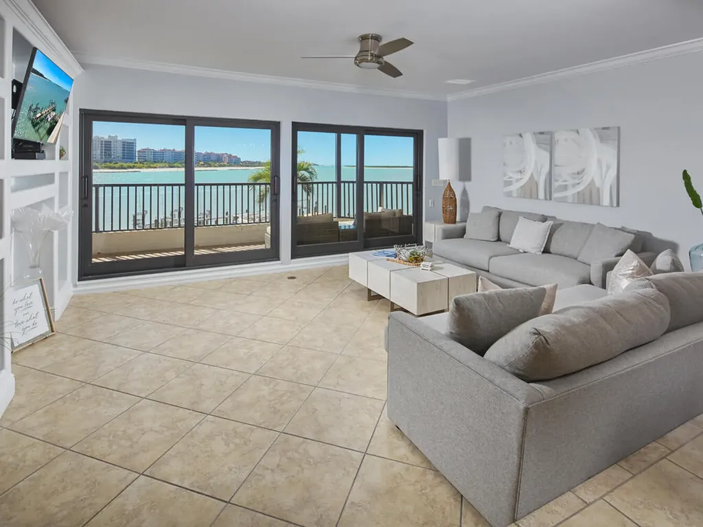 324 La Peninsula Boulevard Naples FL 34113