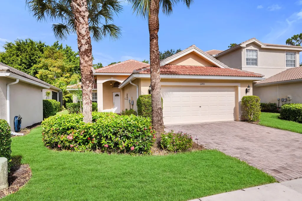 1293 Barrigona Court Naples FL 34119