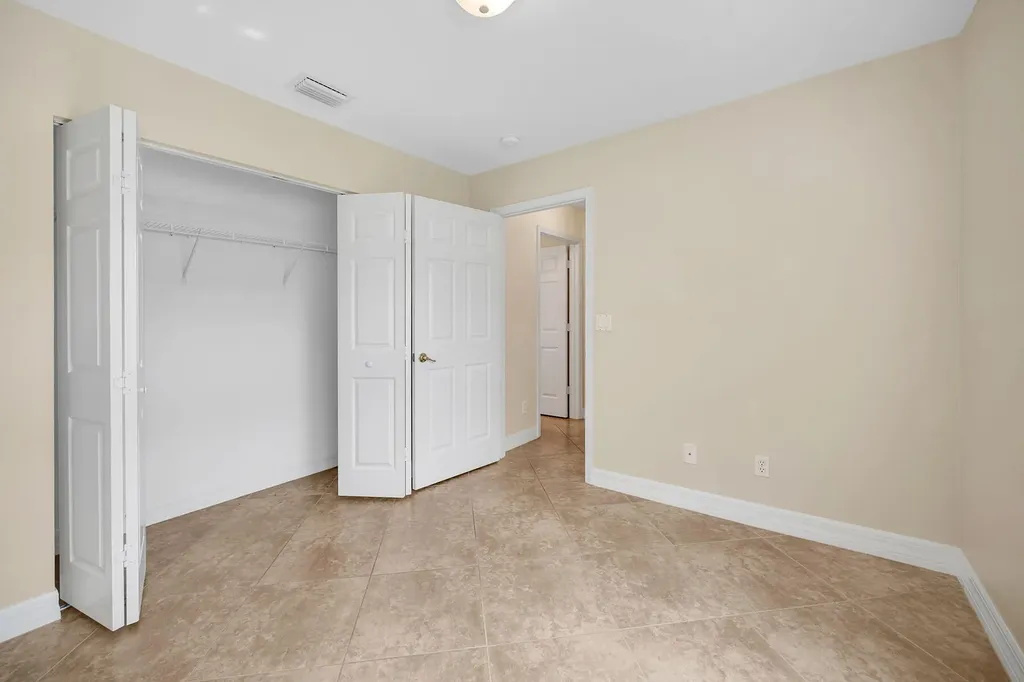 1293 Barrigona Court Naples FL 34119