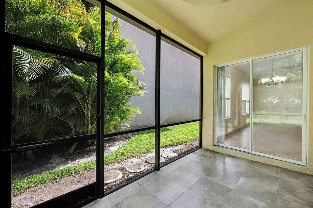 1293 Barrigona Court Naples FL 34119