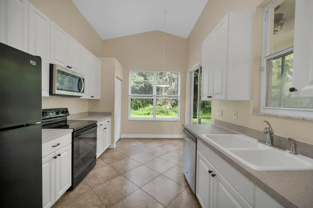 1293 Barrigona Court Naples FL 34119