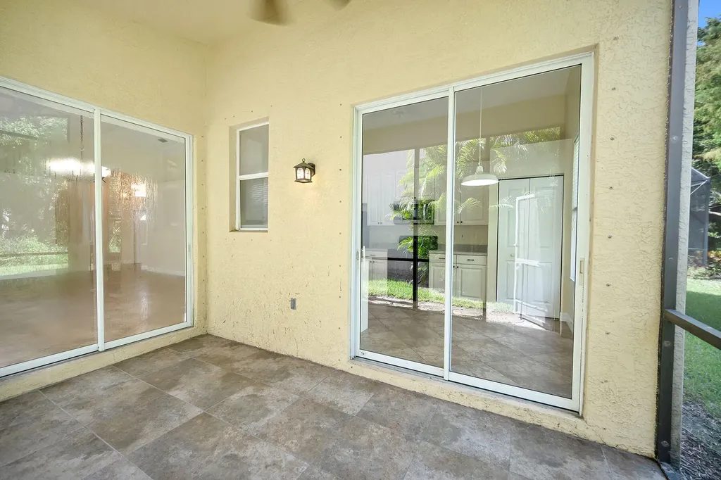 1293 Barrigona Court Naples FL 34119