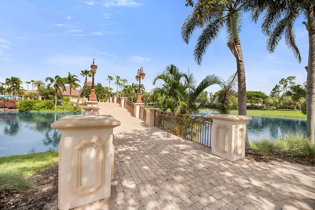 1293 Barrigona Court Naples FL 34119