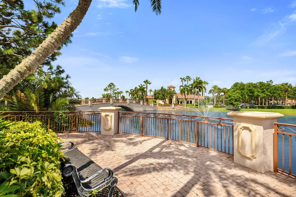 1293 Barrigona Court Naples FL 34119