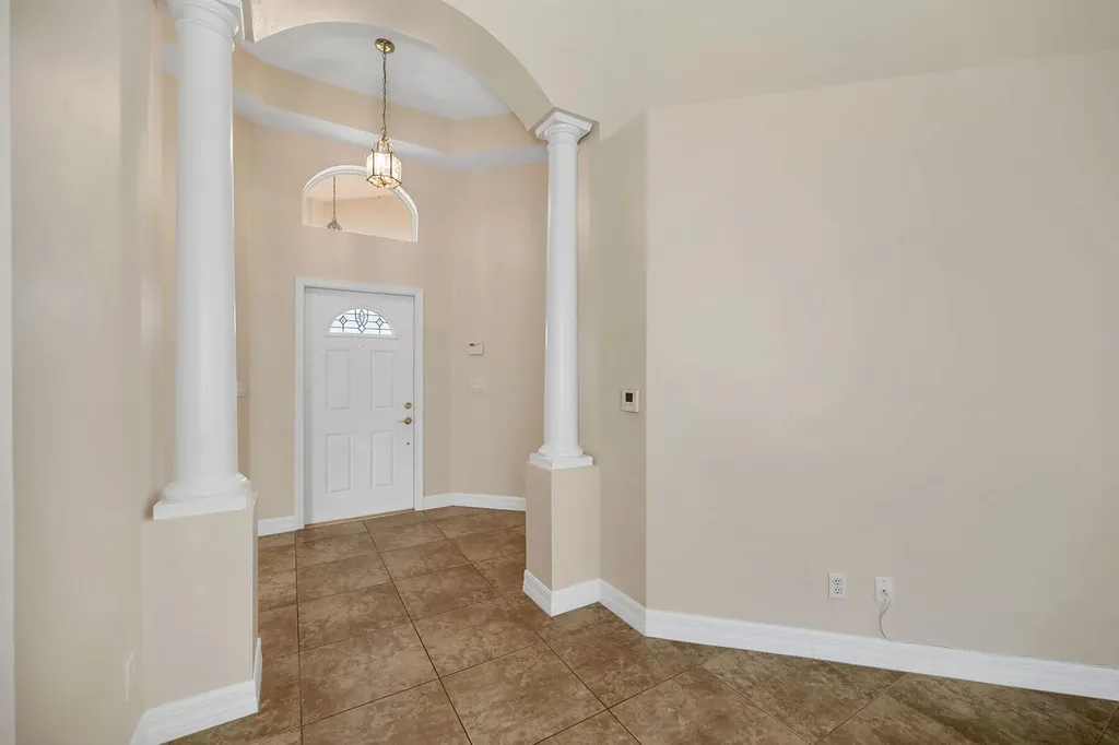 1293 Barrigona Court Naples FL 34119