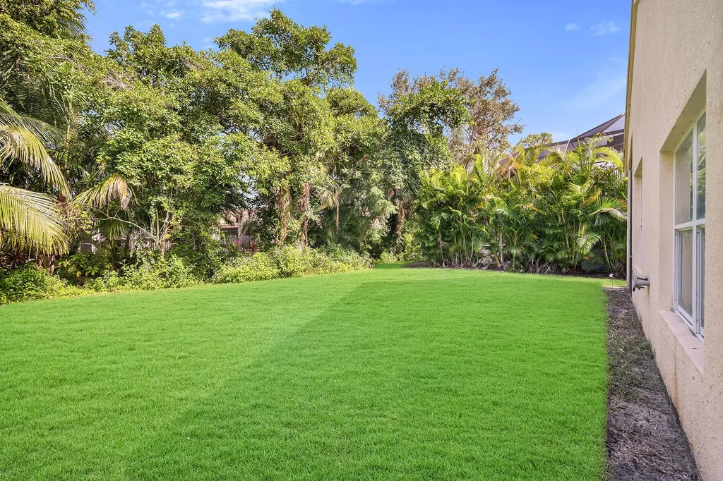 1293 Barrigona Court Naples FL 34119