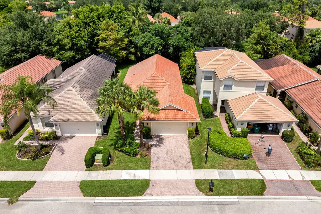 1293 Barrigona Court Naples FL 34119
