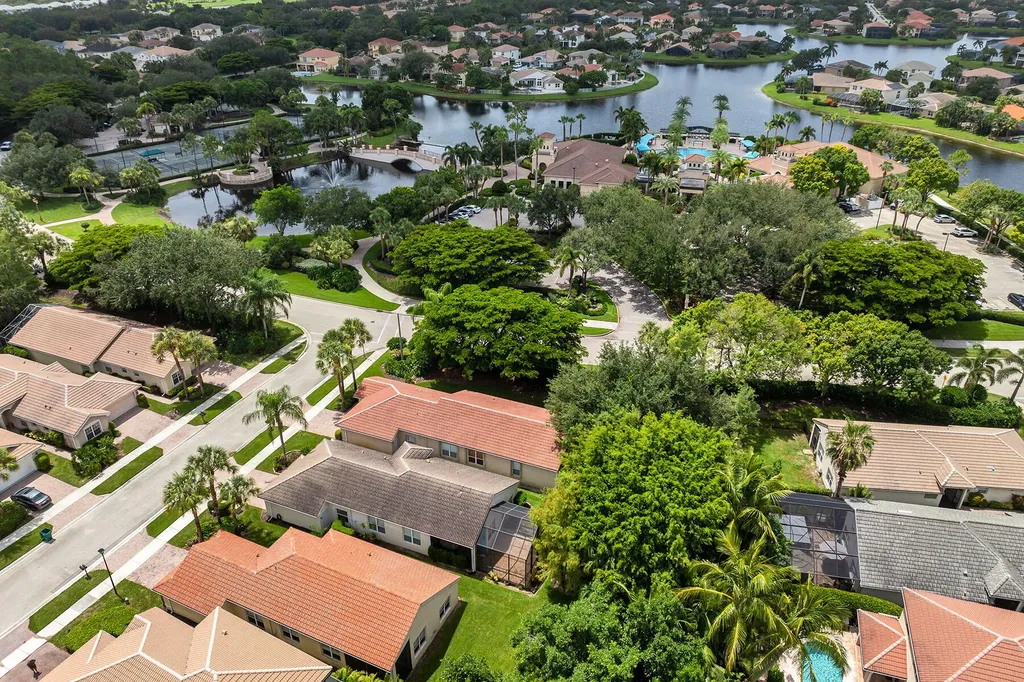 1293 Barrigona Court Naples FL 34119