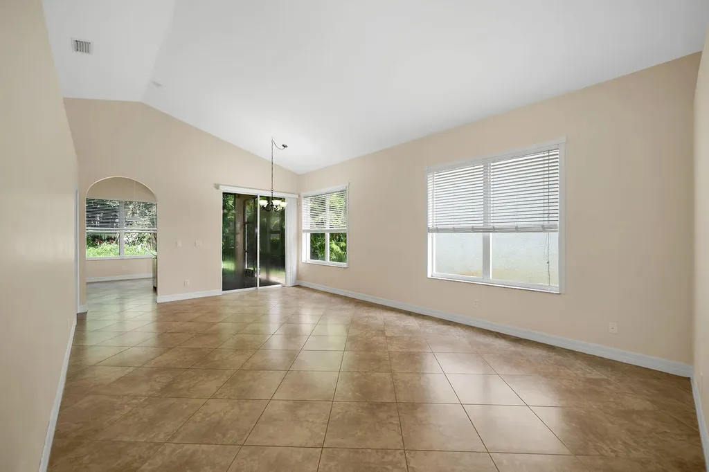 1293 Barrigona Court Naples FL 34119