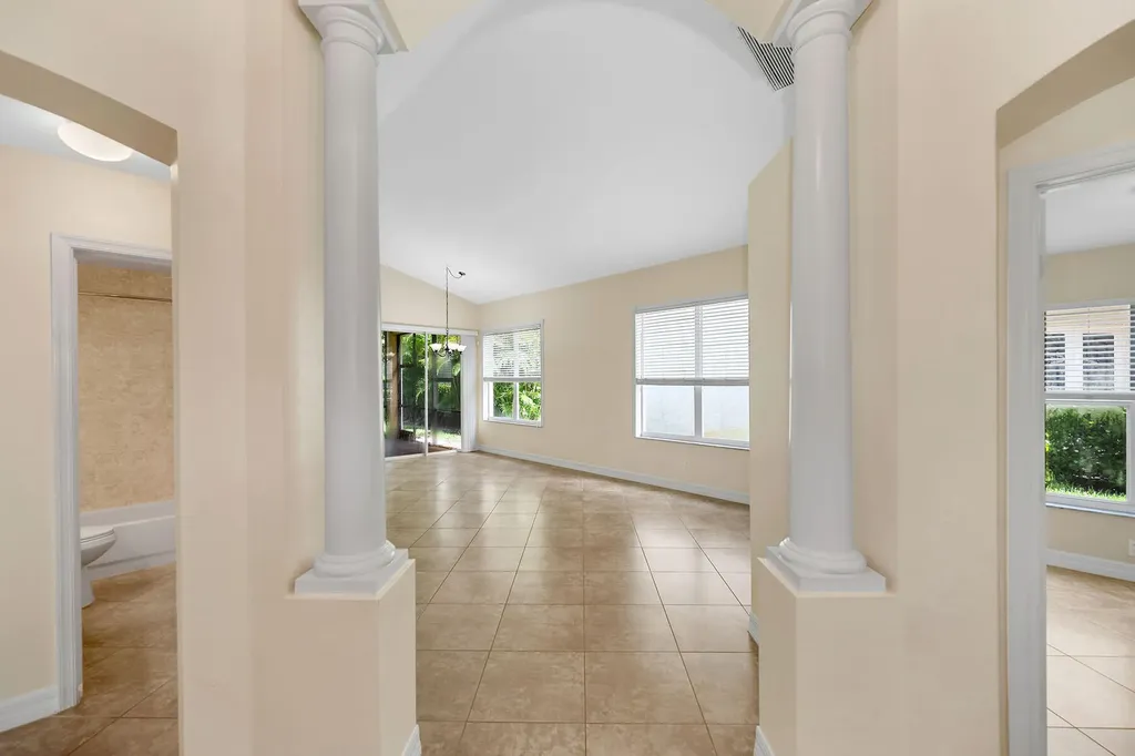 1293 Barrigona Court Naples FL 34119