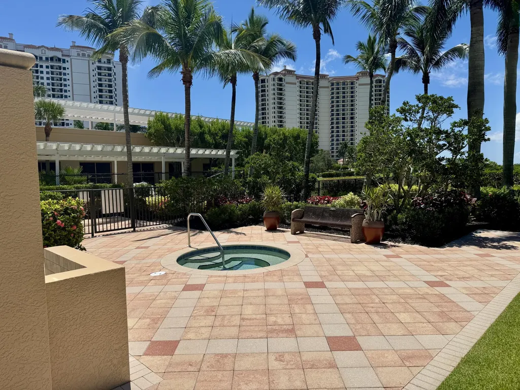 1065 Borghese Naples FL 34114