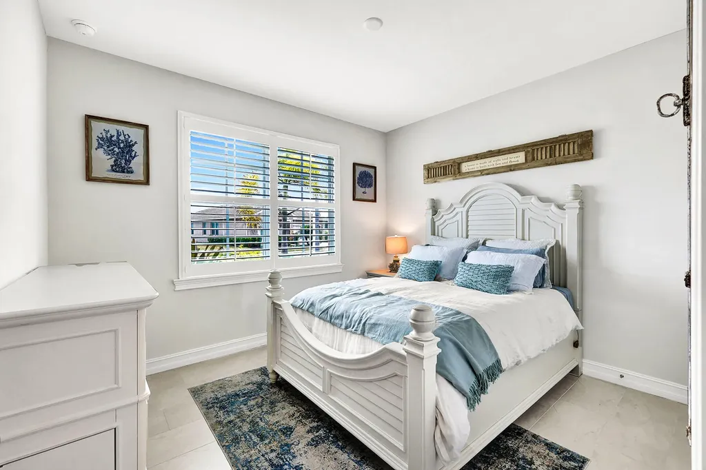 267 Tamarindo Lane Naples FL 34114