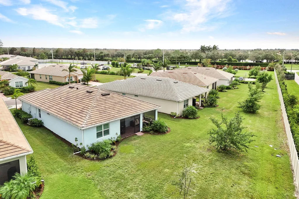 267 Tamarindo Lane Naples FL 34114