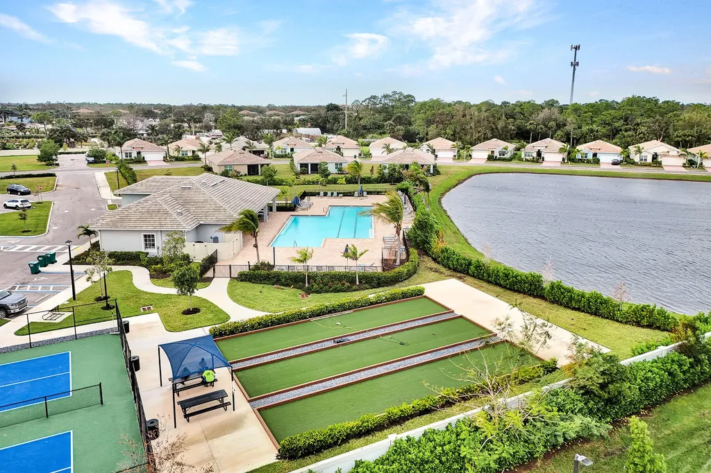 267 Tamarindo Lane Naples FL 34114