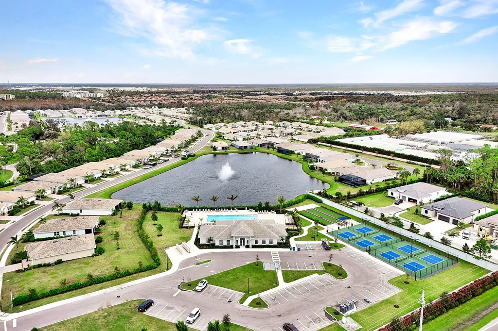 267 Tamarindo Lane Naples FL 34114