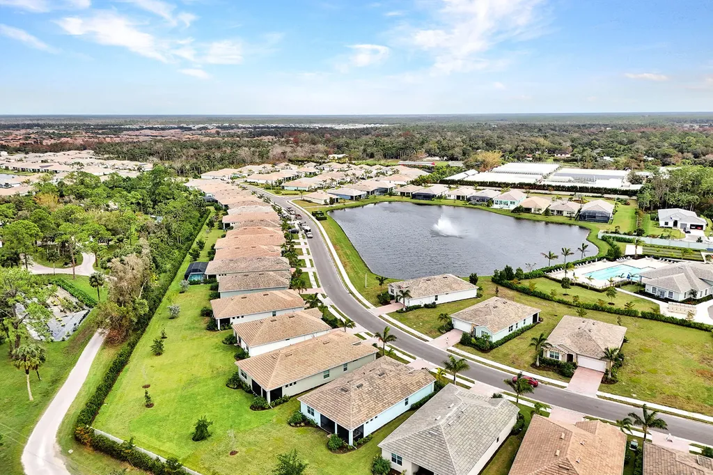 267 Tamarindo Lane Naples FL 34114