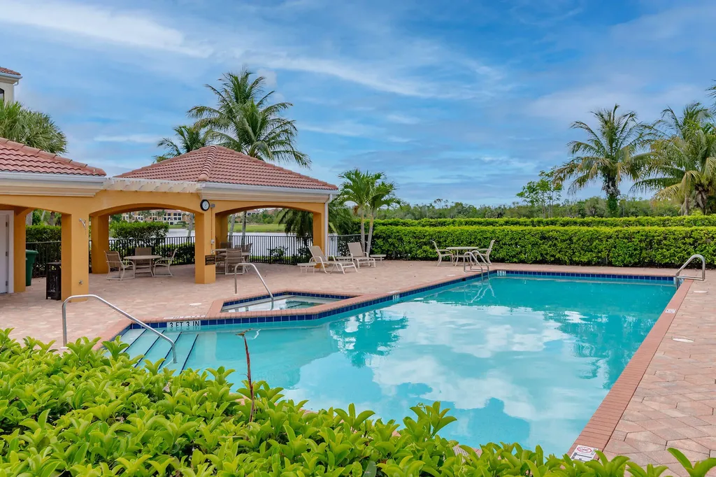 1502 Borghese Lane Naples FL 34114