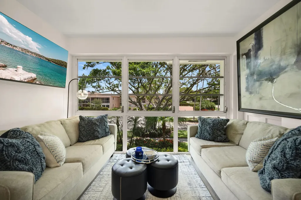 290 Banyan Boulevard Naples FL 34102