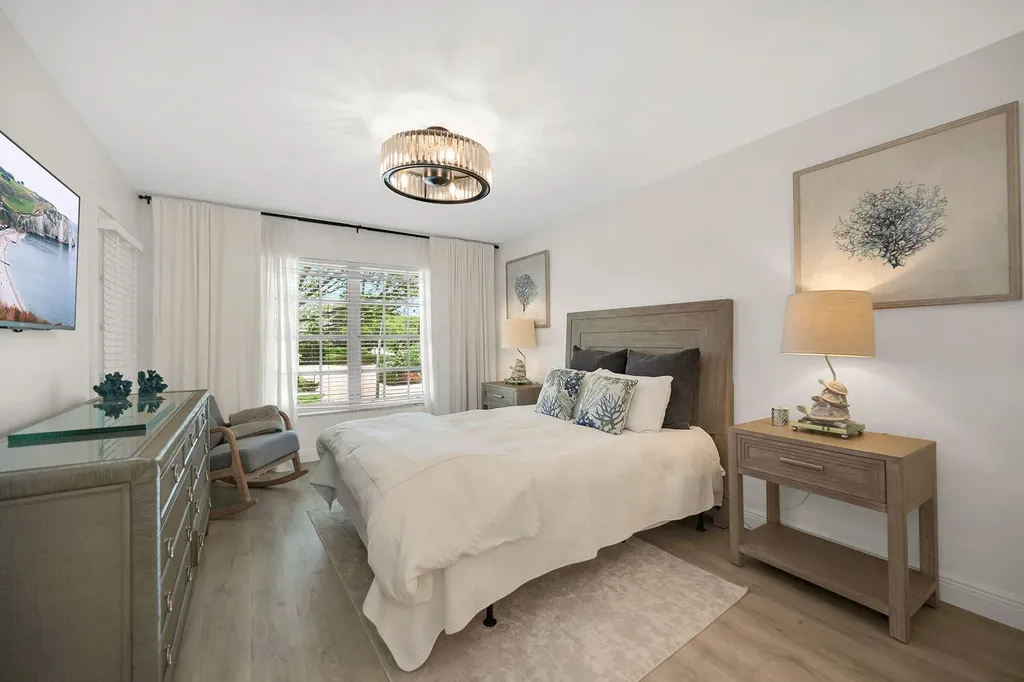 290 Banyan Boulevard Naples FL 34102