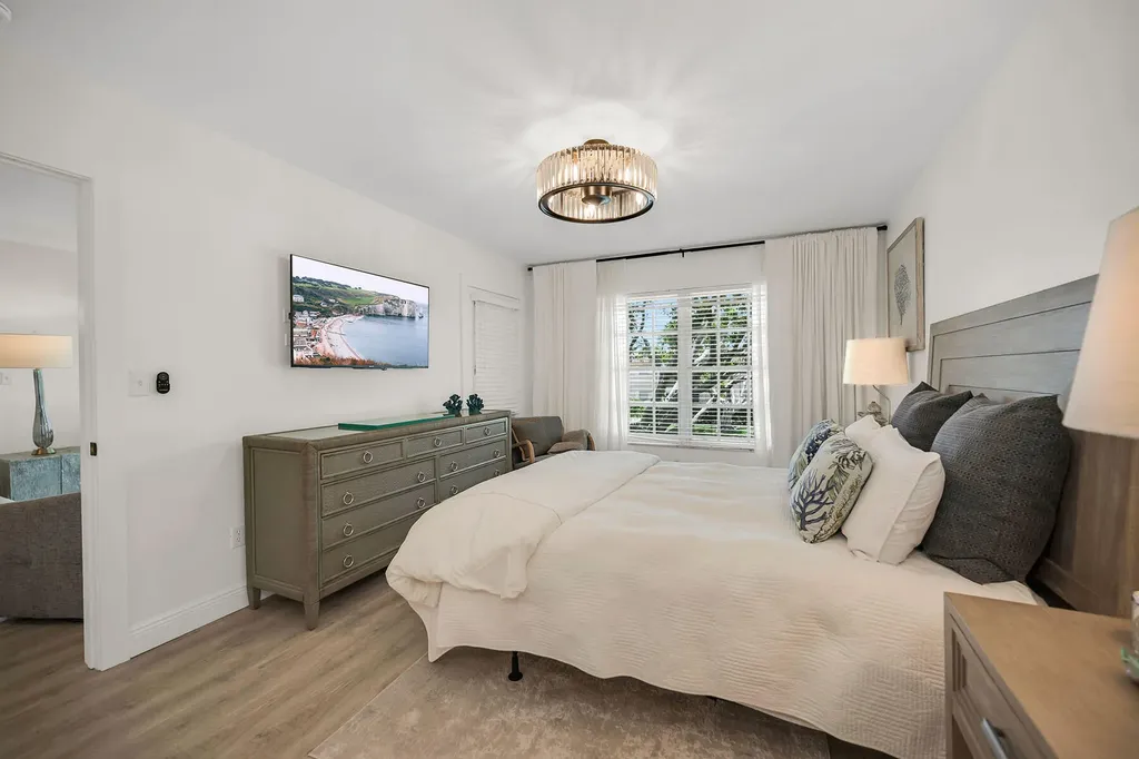 290 Banyan Boulevard Naples FL 34102