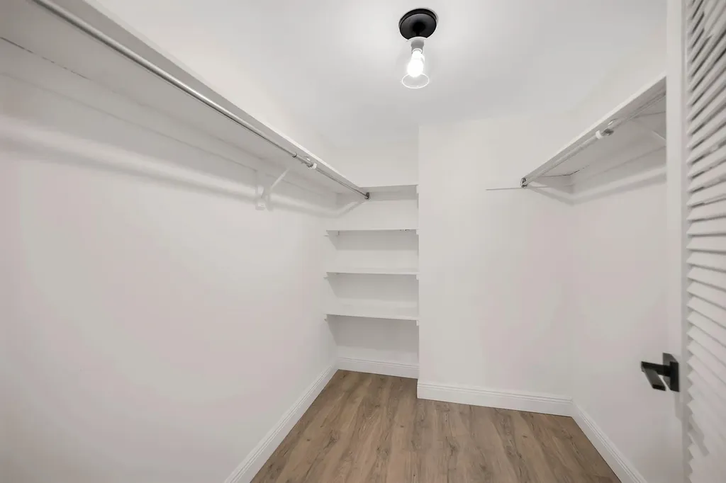 290 Banyan Boulevard Naples FL 34102