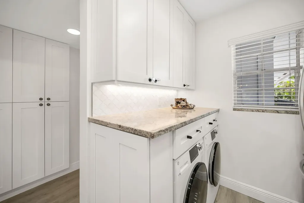 290 Banyan Boulevard Naples FL 34102