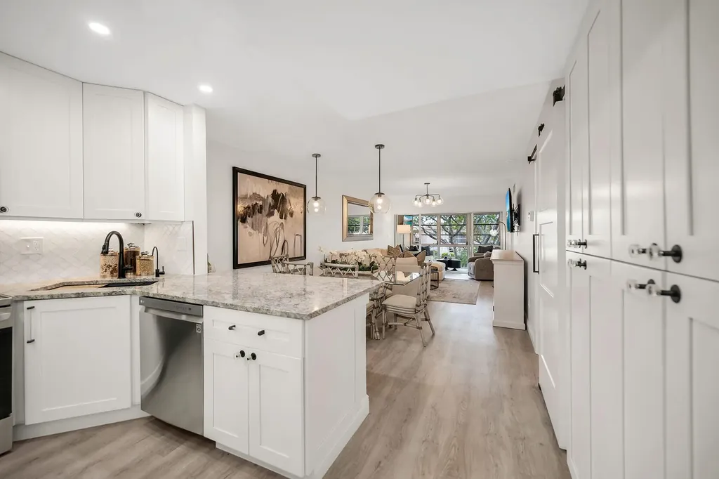 290 Banyan Boulevard Naples FL 34102